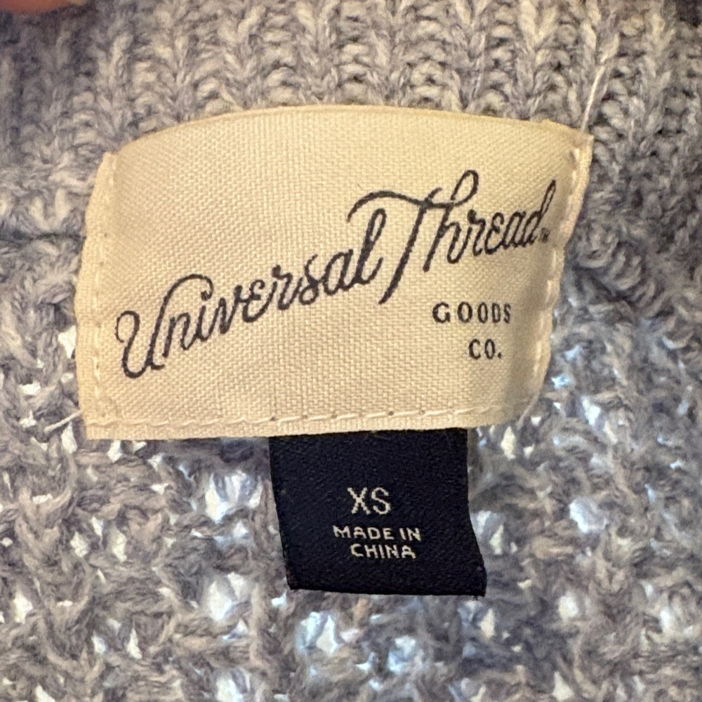 Universal Thread Textured Gray Crew Neck Sweater - Picture 2 of 8